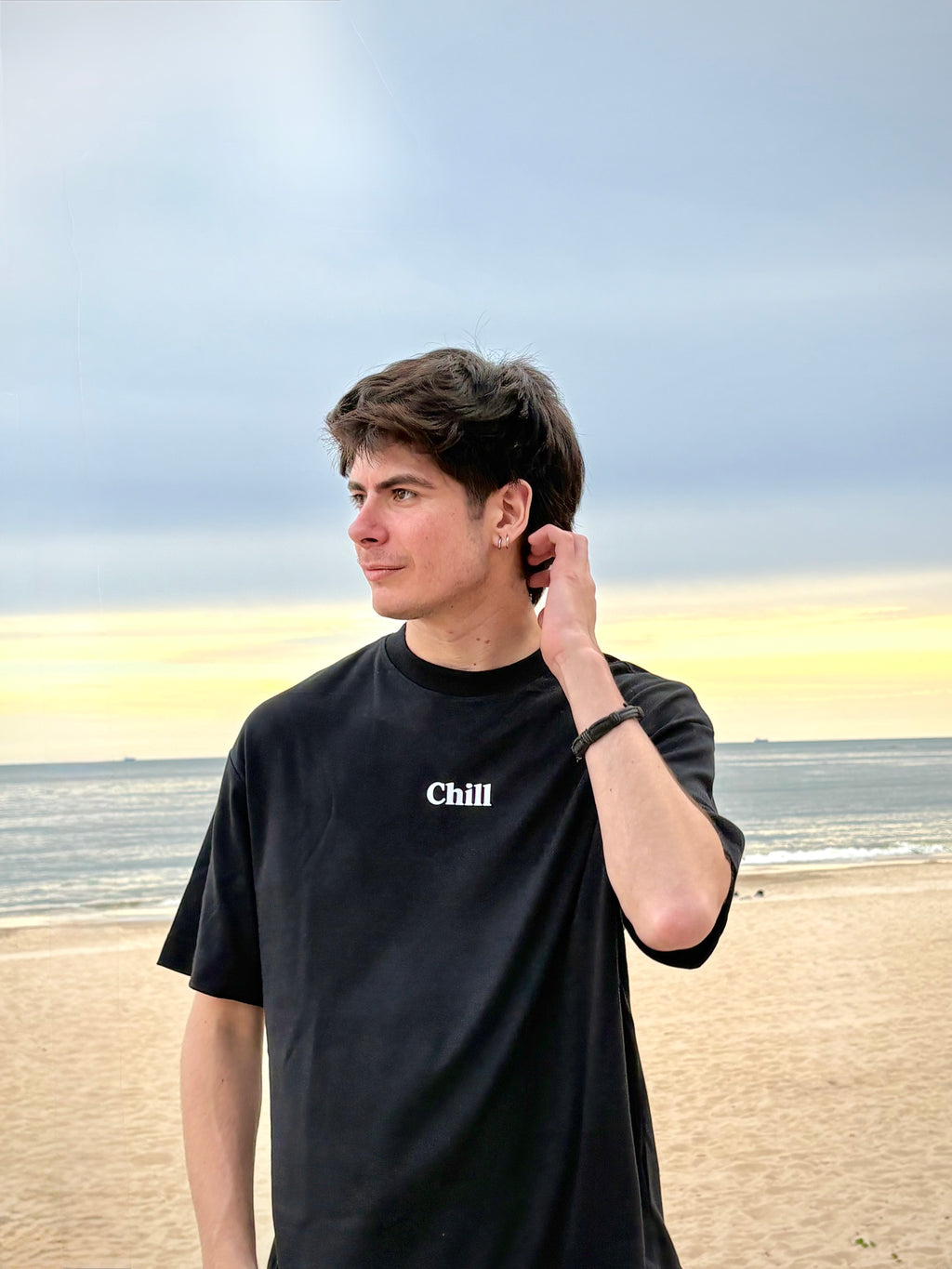 Camiseta Oversize Negra Diseño Limitado